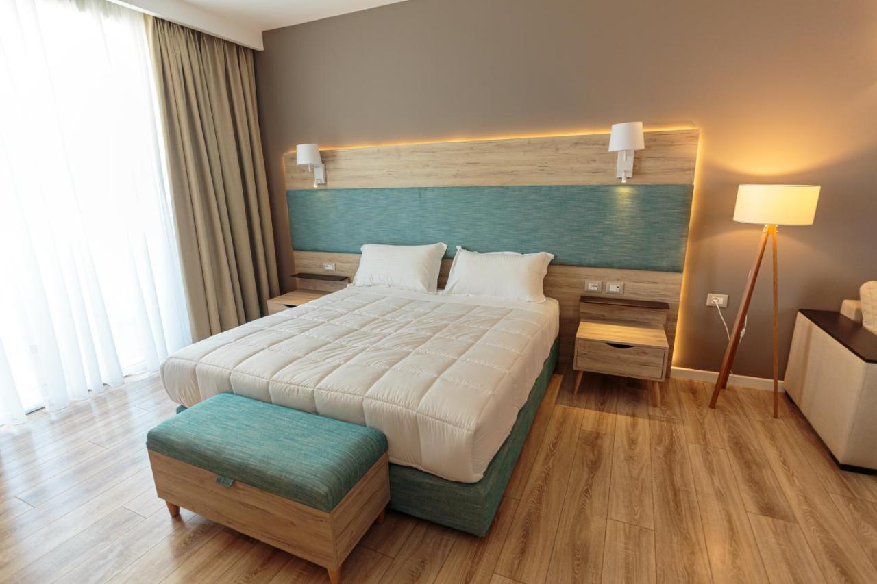 Regina Blu Hotel Radhime Exterior photo