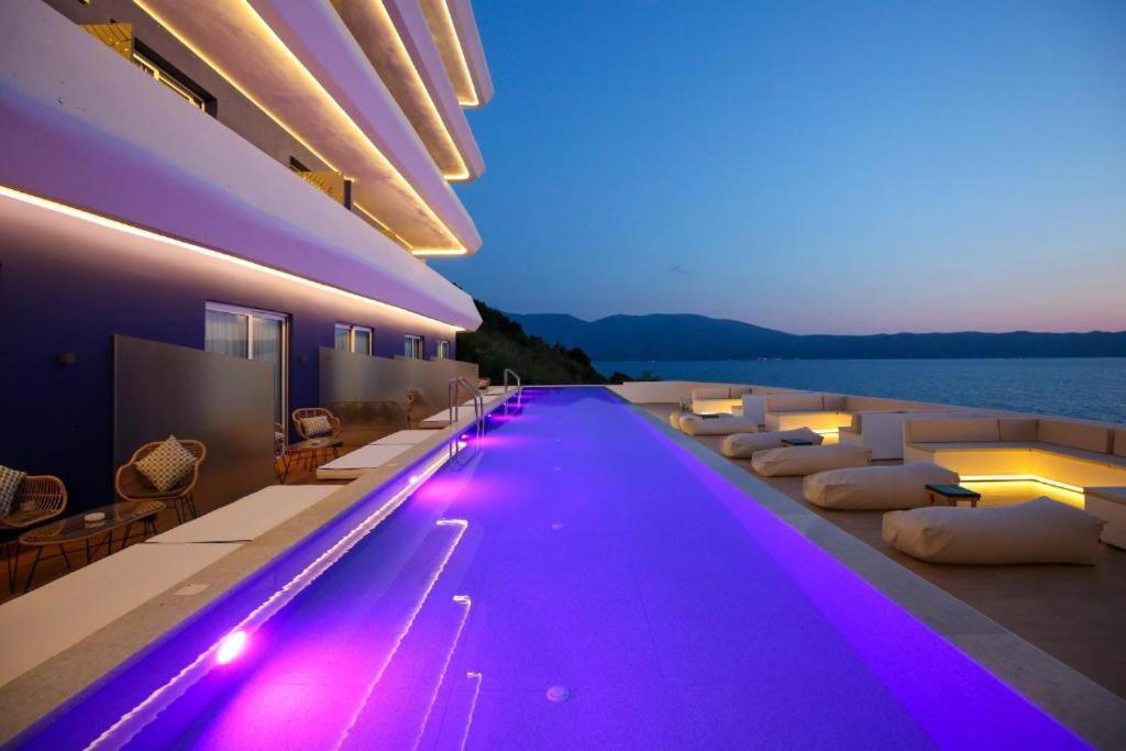 Regina Blu Hotel Radhime Exterior photo