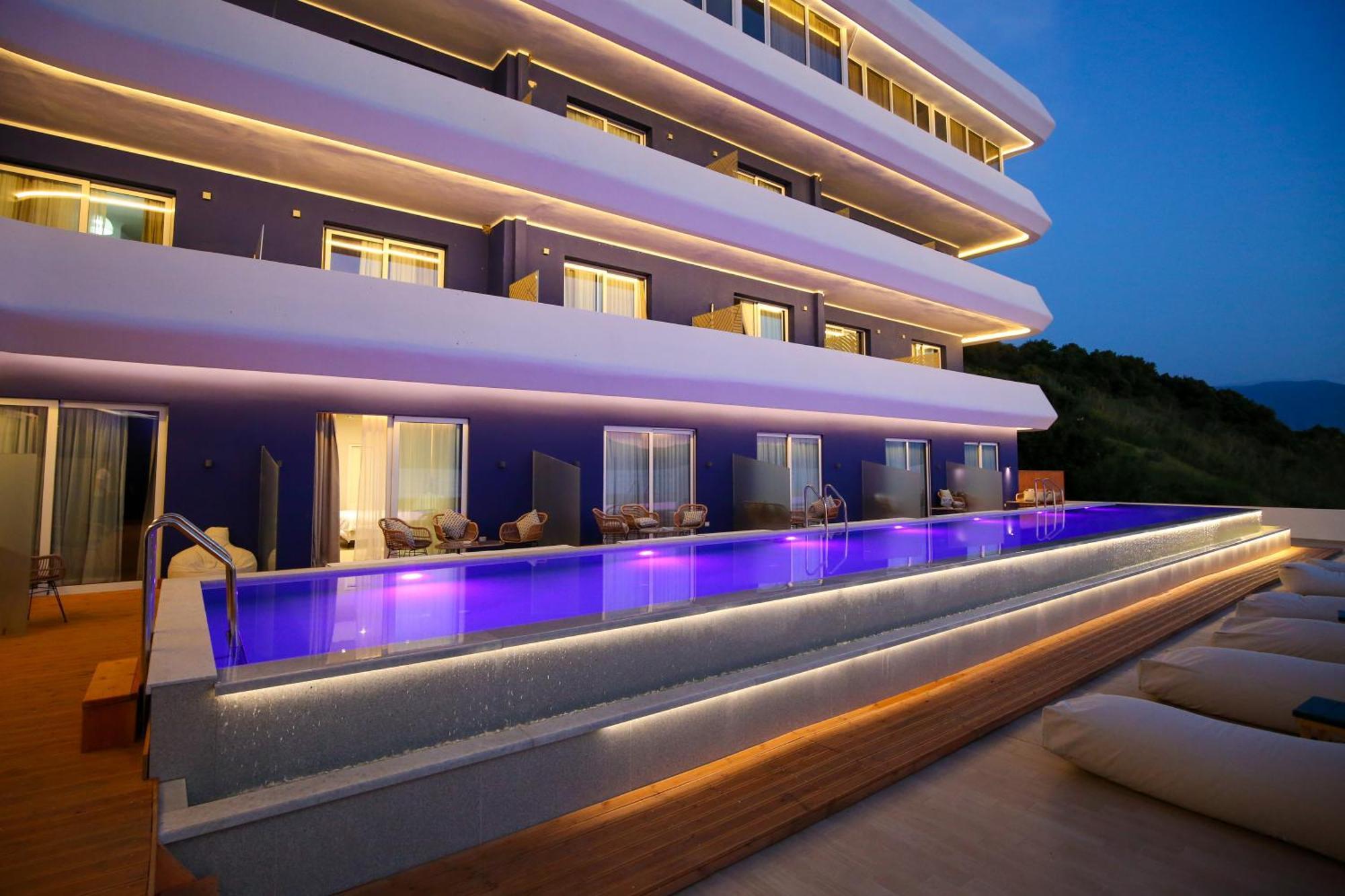 Regina Blu Hotel Radhime Exterior photo