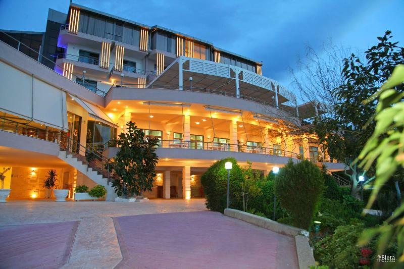 Regina Blu Hotel Radhime Exterior photo
