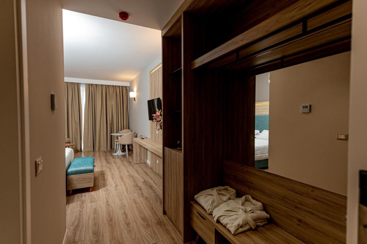 Regina Blu Hotel Radhime Exterior photo